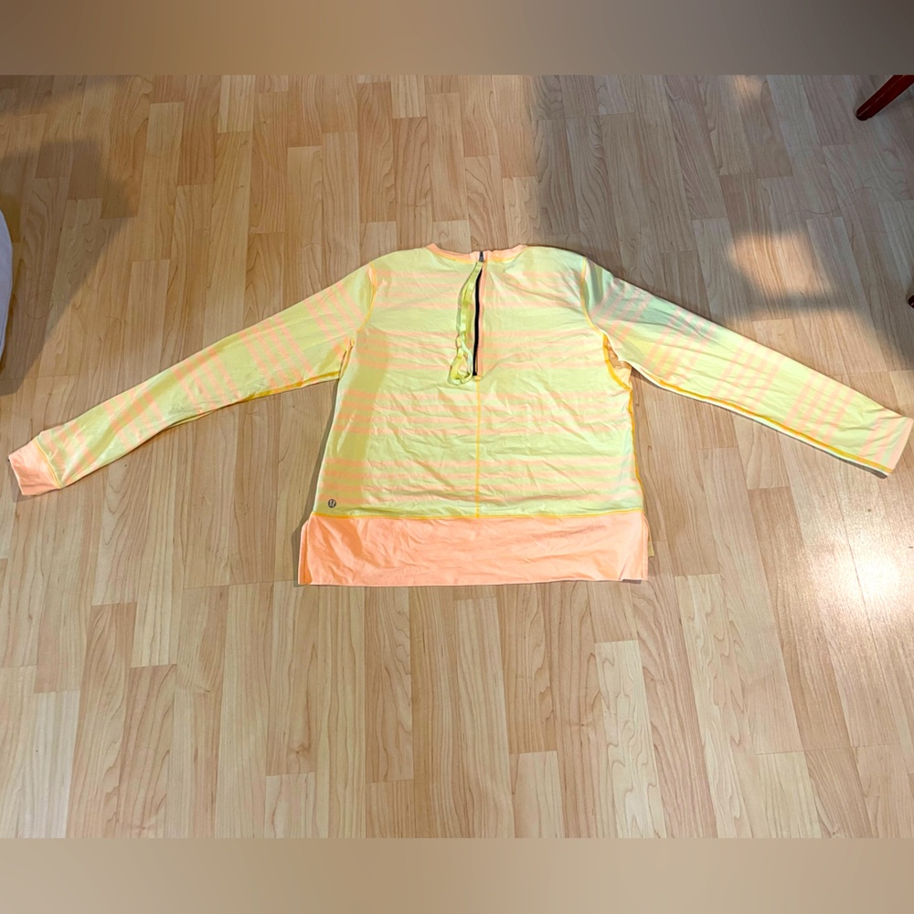 Lulu lemon jacket size women’s S